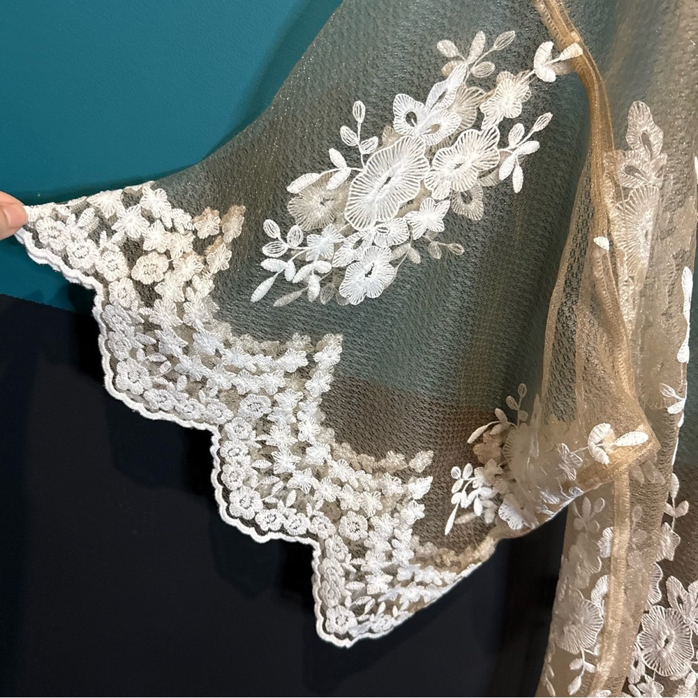 Victoria's Secret Floral Lace Bridal Robe Cream Elegant Romantic size M L - Picture 5 of 15